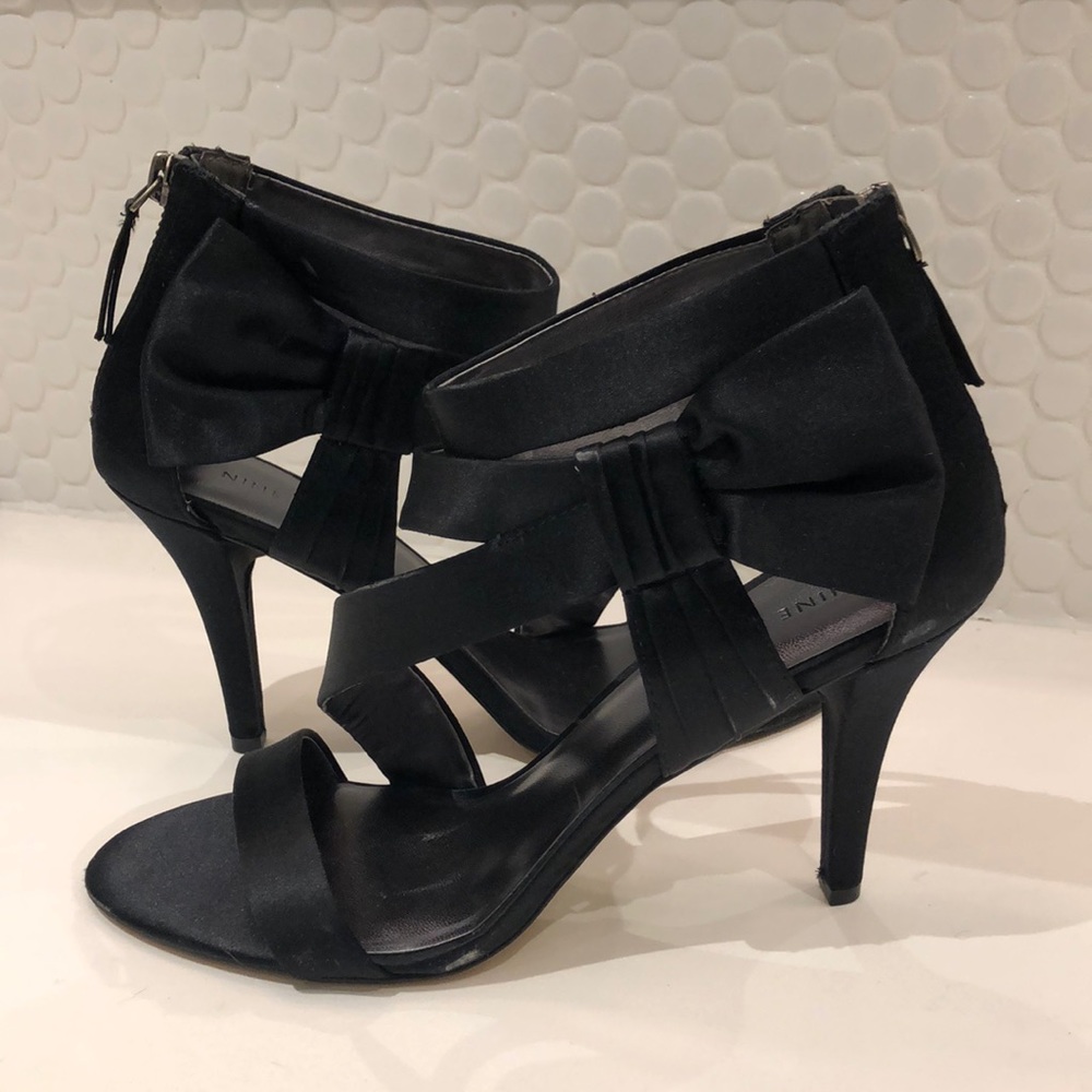 Nine West Black Satin Pump